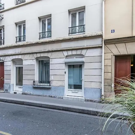 Cozy Little Duplex Near Montmartre-3